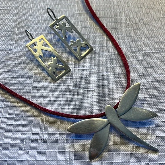 Vintage 925 Sterling Silver Plated ‘Marked’ Dragon Fly. pendant And Earrings - Picture 3 of 9